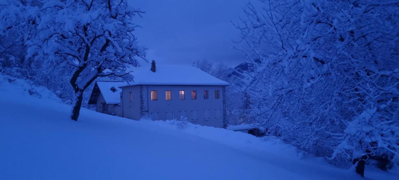 Bed and Breakfast Maison Cimarron Шатору-лез-Альп Экстерьер фото